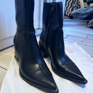 ZARA wide heel  ankle boots -Black
